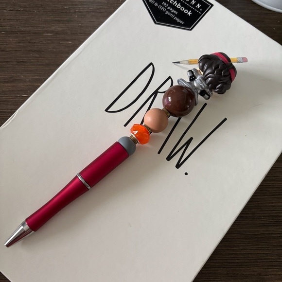 Disney Doorables: Star Wars: Hunter handmade beaded pen - Picture 2 of 3